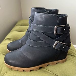 Maurice’s Black Audrey Wedge Ankle Boot With Buckles Size 8.5